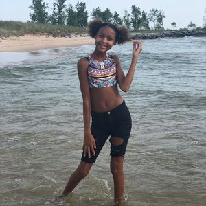 Meet your Posher, Carla